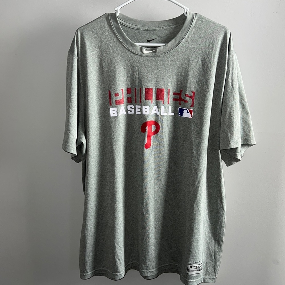 Nike Dri-Fit Philadelphia Phillies shirt sleeve shirt